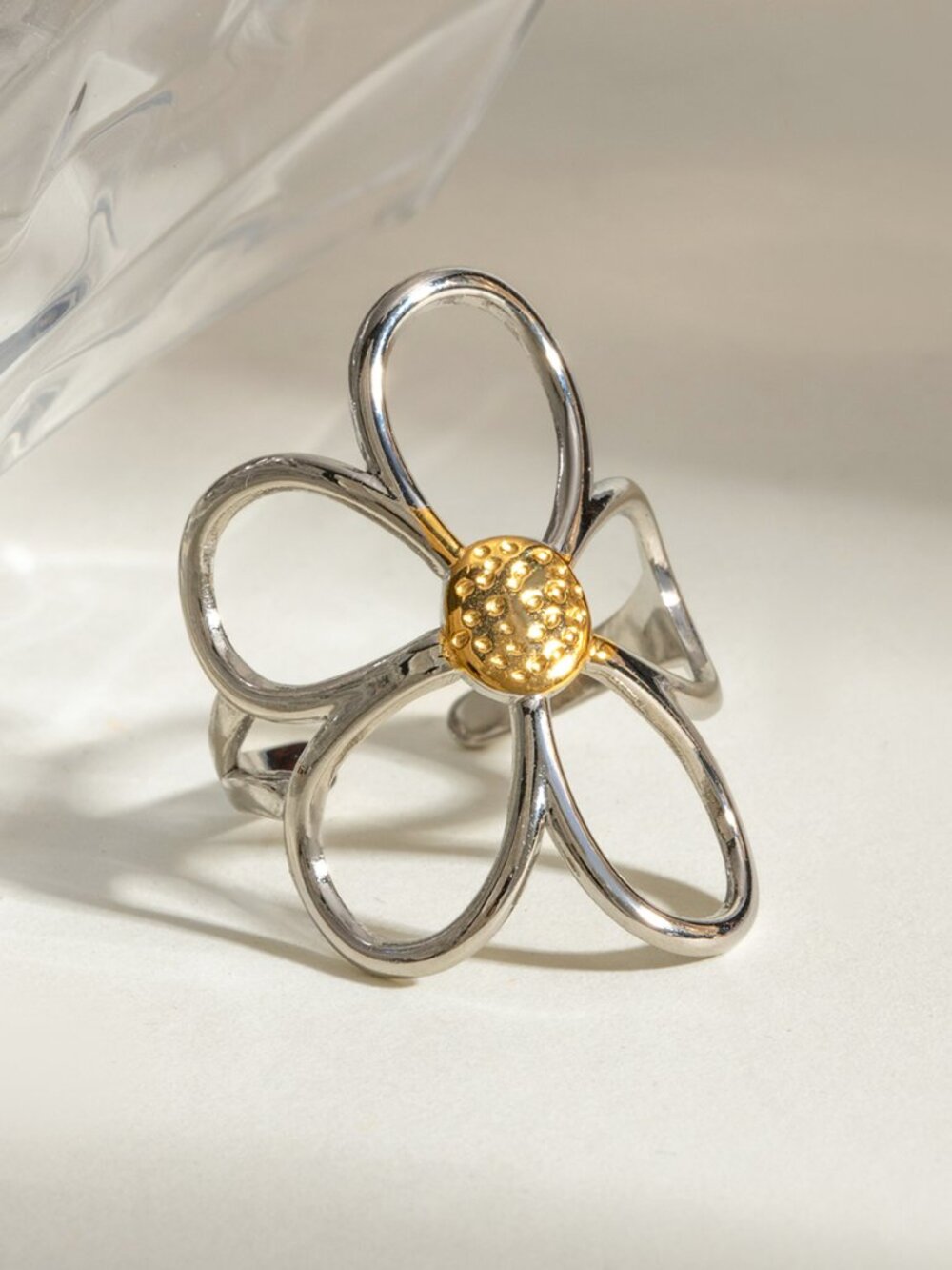 The Daisy Ring - Picture 4 of 8